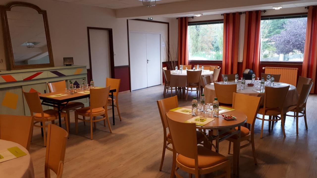 Logis La Rose Des Vents Hotell Volvic Exteriör bild
