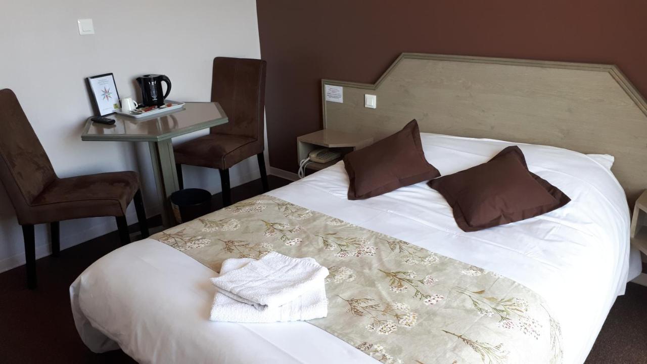 Logis La Rose Des Vents Hotell Volvic Exteriör bild