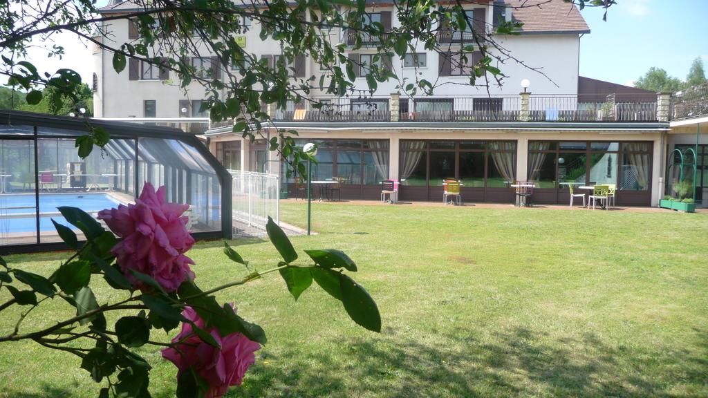 Logis La Rose Des Vents Hotell Volvic Exteriör bild
