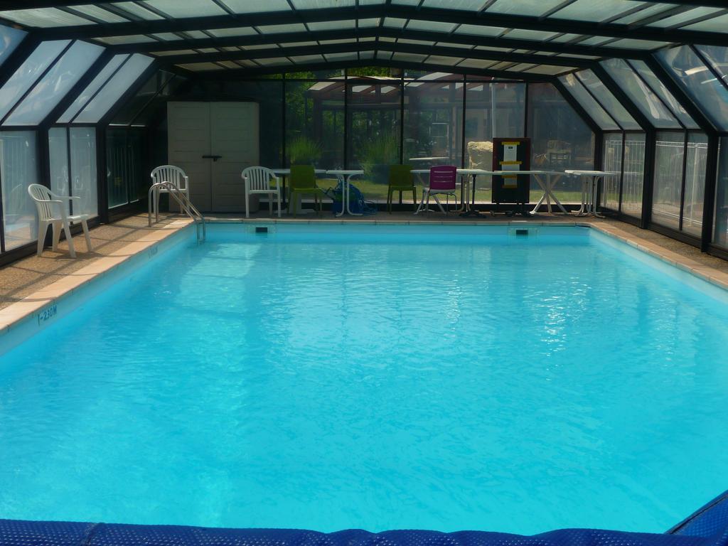Logis La Rose Des Vents Hotell Volvic Exteriör bild