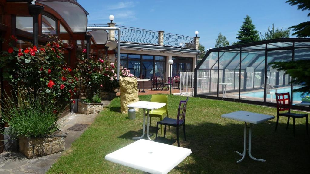 Logis La Rose Des Vents Hotell Volvic Exteriör bild