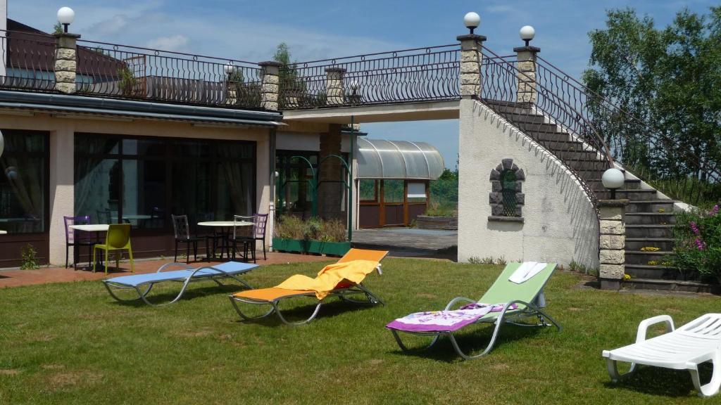 Logis La Rose Des Vents Hotell Volvic Exteriör bild