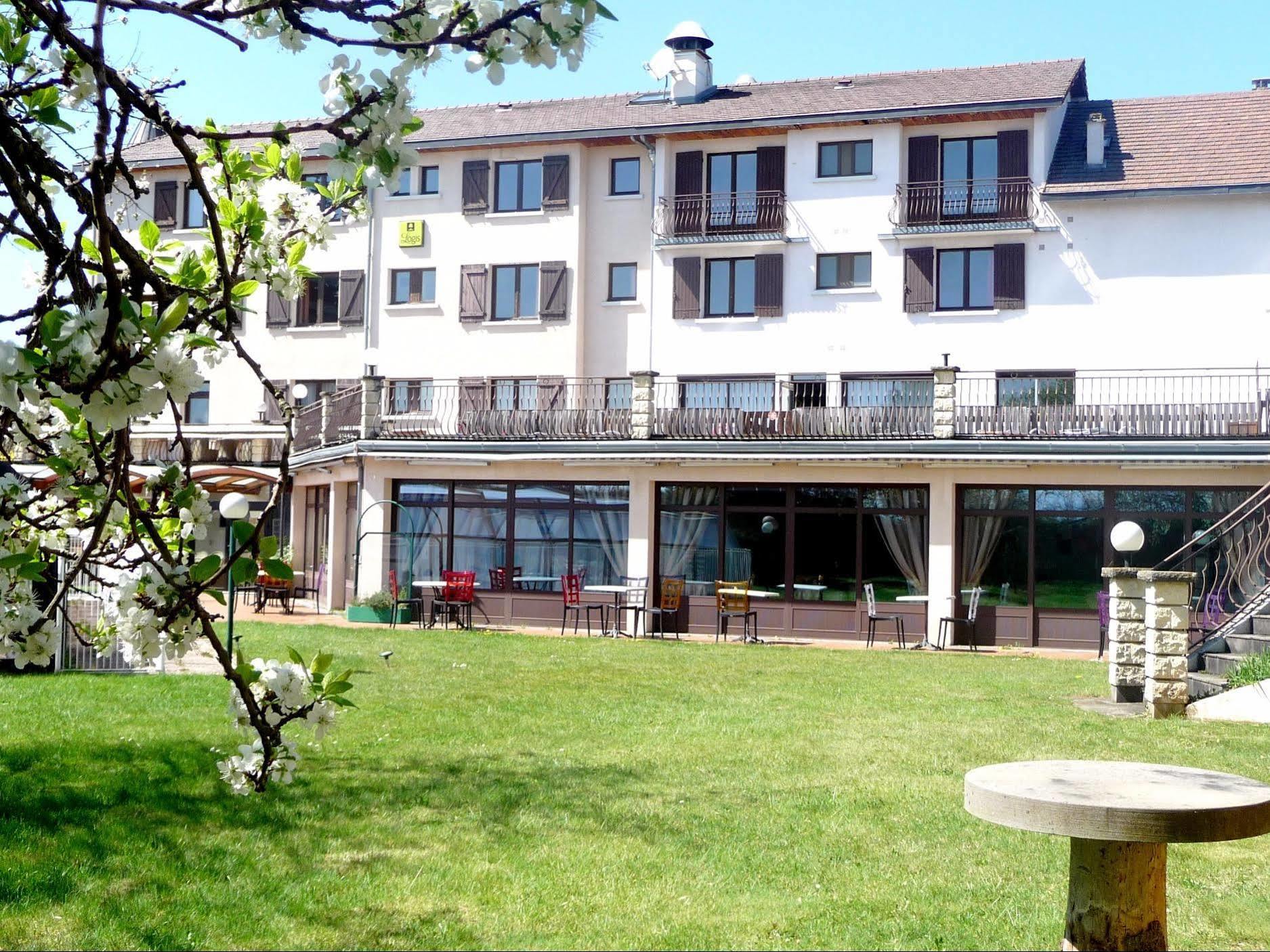Logis La Rose Des Vents Hotell Volvic Exteriör bild