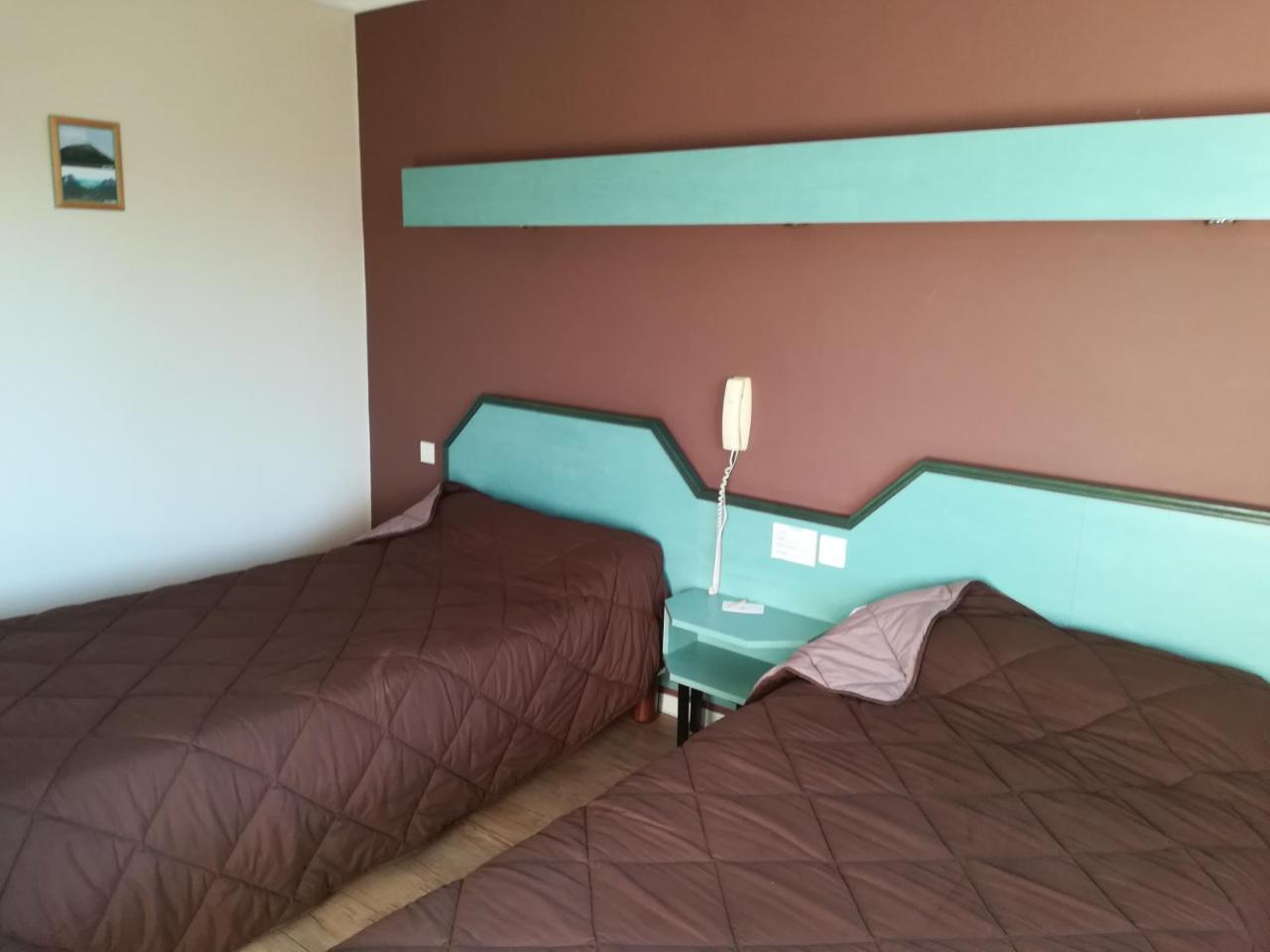 Logis La Rose Des Vents Hotell Volvic Exteriör bild